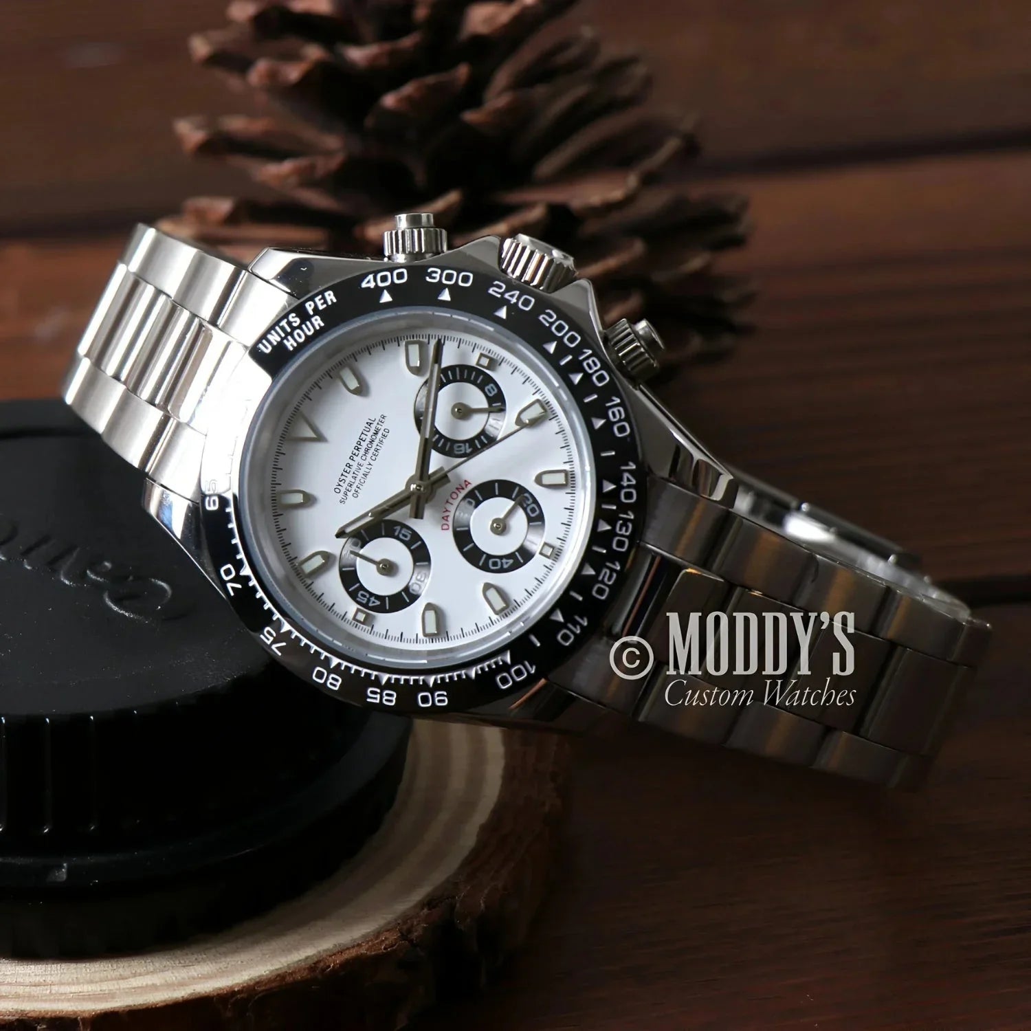 Silver chronograph wristwatch Seitona Panda with Seiko VK63 hybrid movement