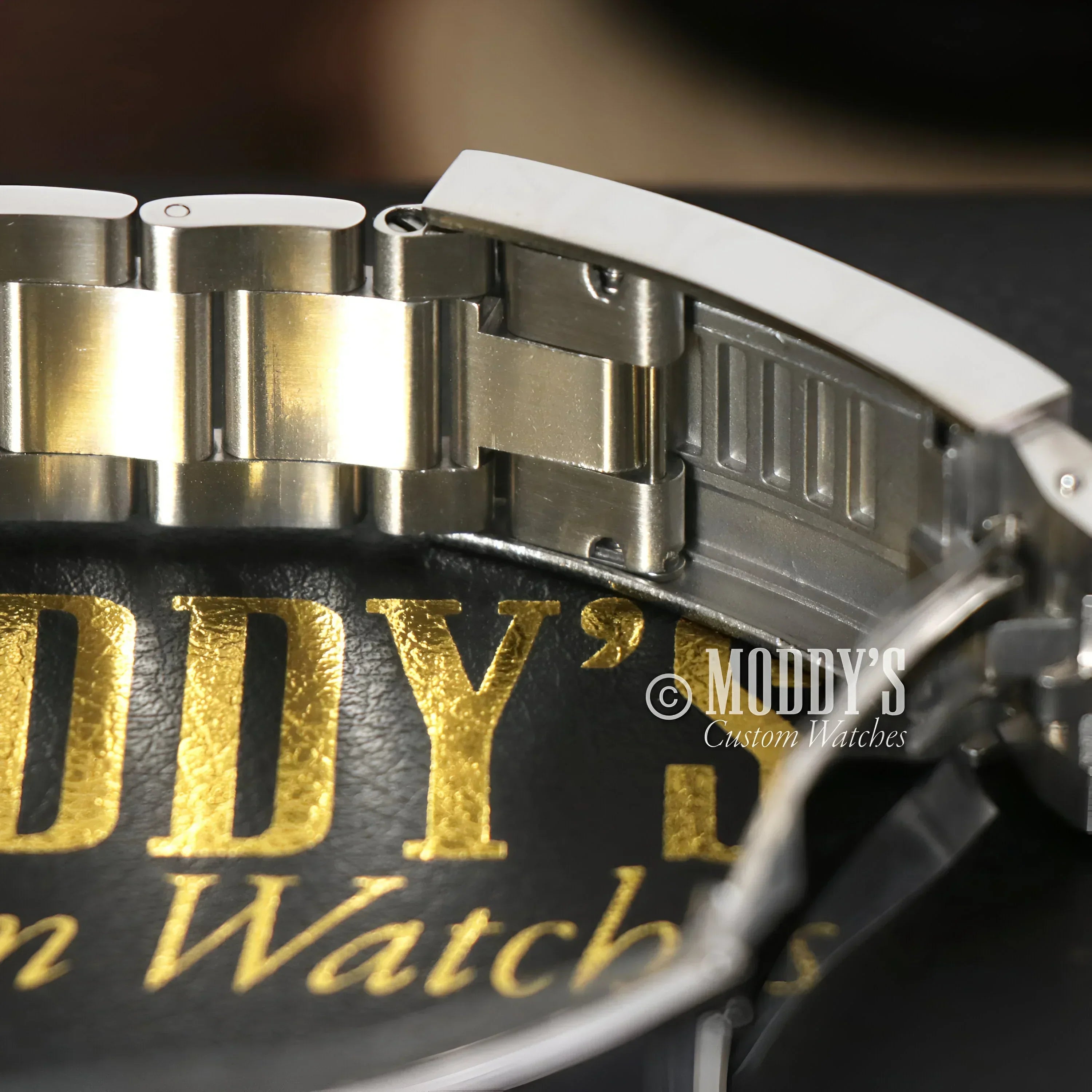 Two-tone watch band for Seitona Panda featuring Seiko VK63 hybrid movement design