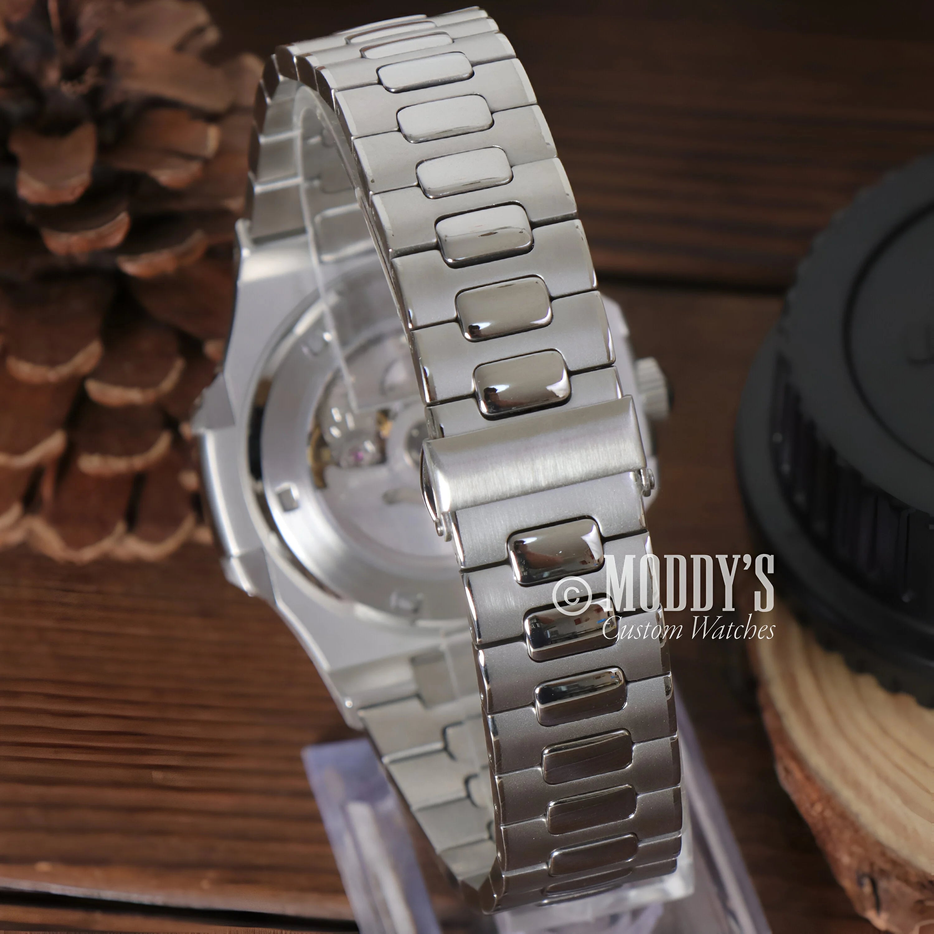 Silver Metal Wristwatch With Chunky Bracelet Band From Seiko Mod Nautilus In Olive Green