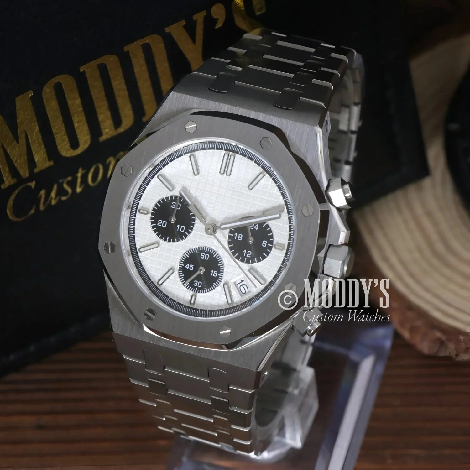 Silver chronograph wristwatch Royal Seikoak Chrono Panda with Seiko VK63 hybrid movement