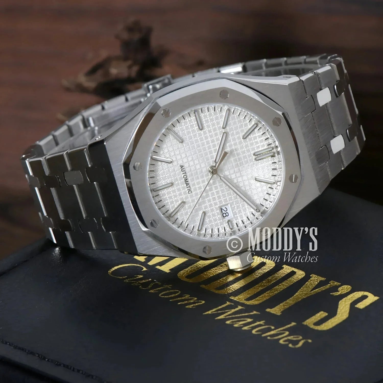 Silver-toned automatic wristwatch Royal Seikoak with NH35 automatic movement