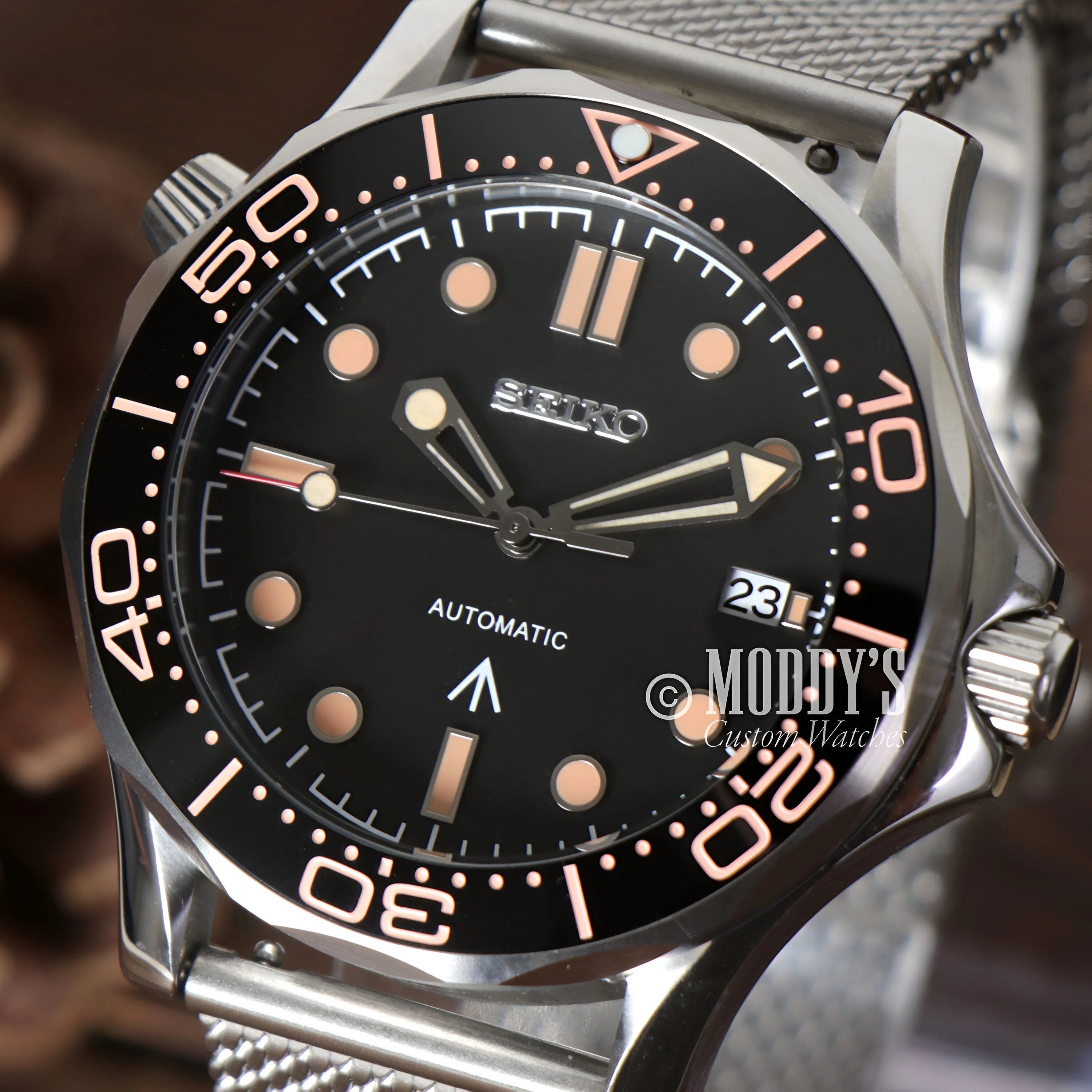 Luxury Seikomaster James Bond 007 dive watch with black dial and silver bracelet