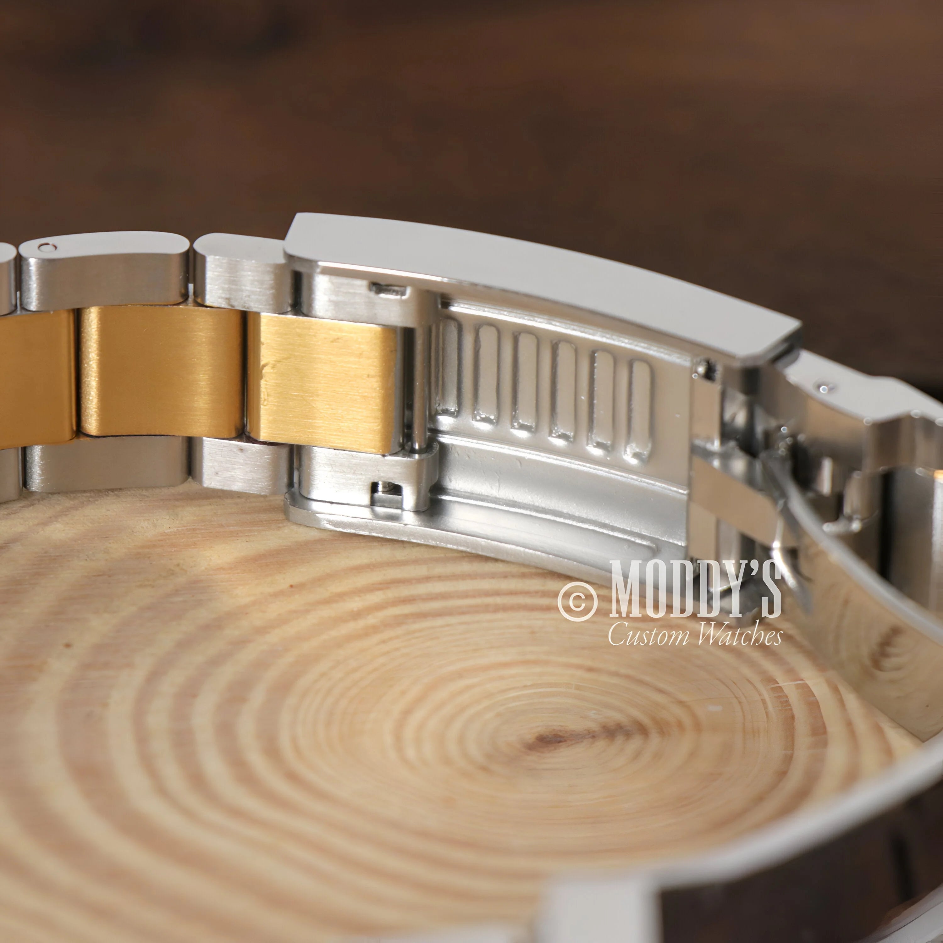 Two-tone metal watch bracelet with silver and gold links for Seiko Mod Submariner