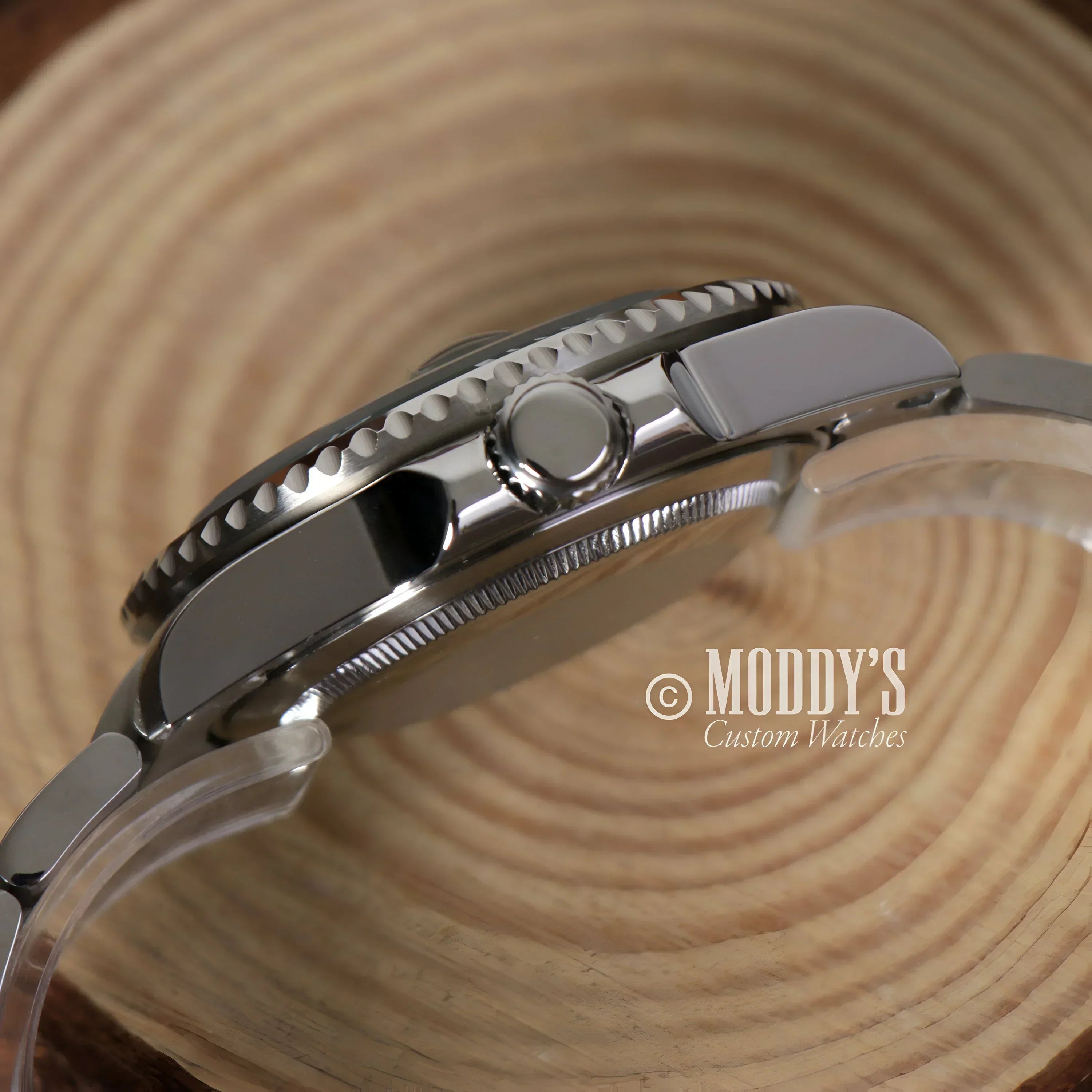 Silver Seikomariner Hulk wristwatch with rotating bezel and NH35 automatic movement