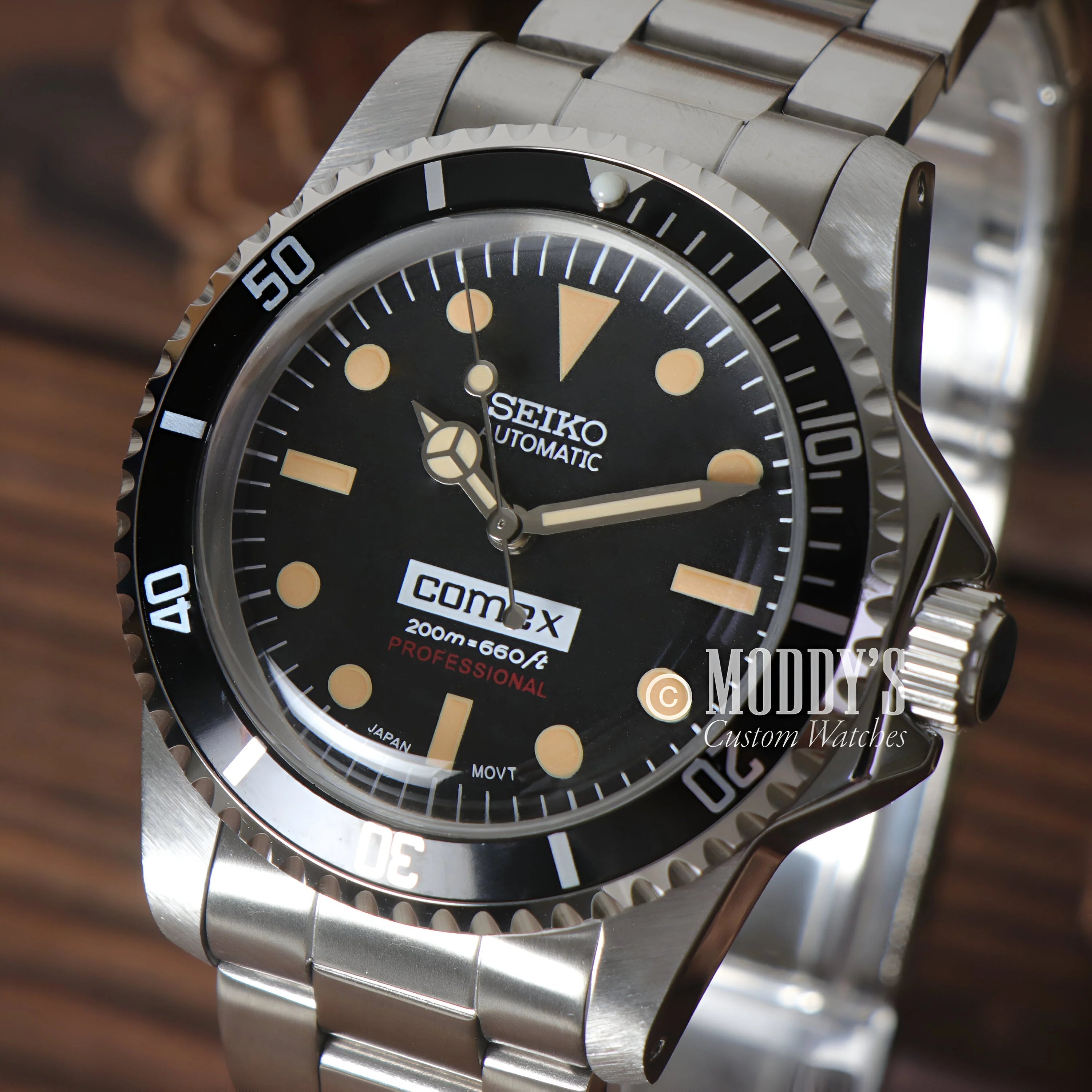 Seiko Mod Submariner Vintage Divers Watch With Black Dial And Stainless Steel Bracelet