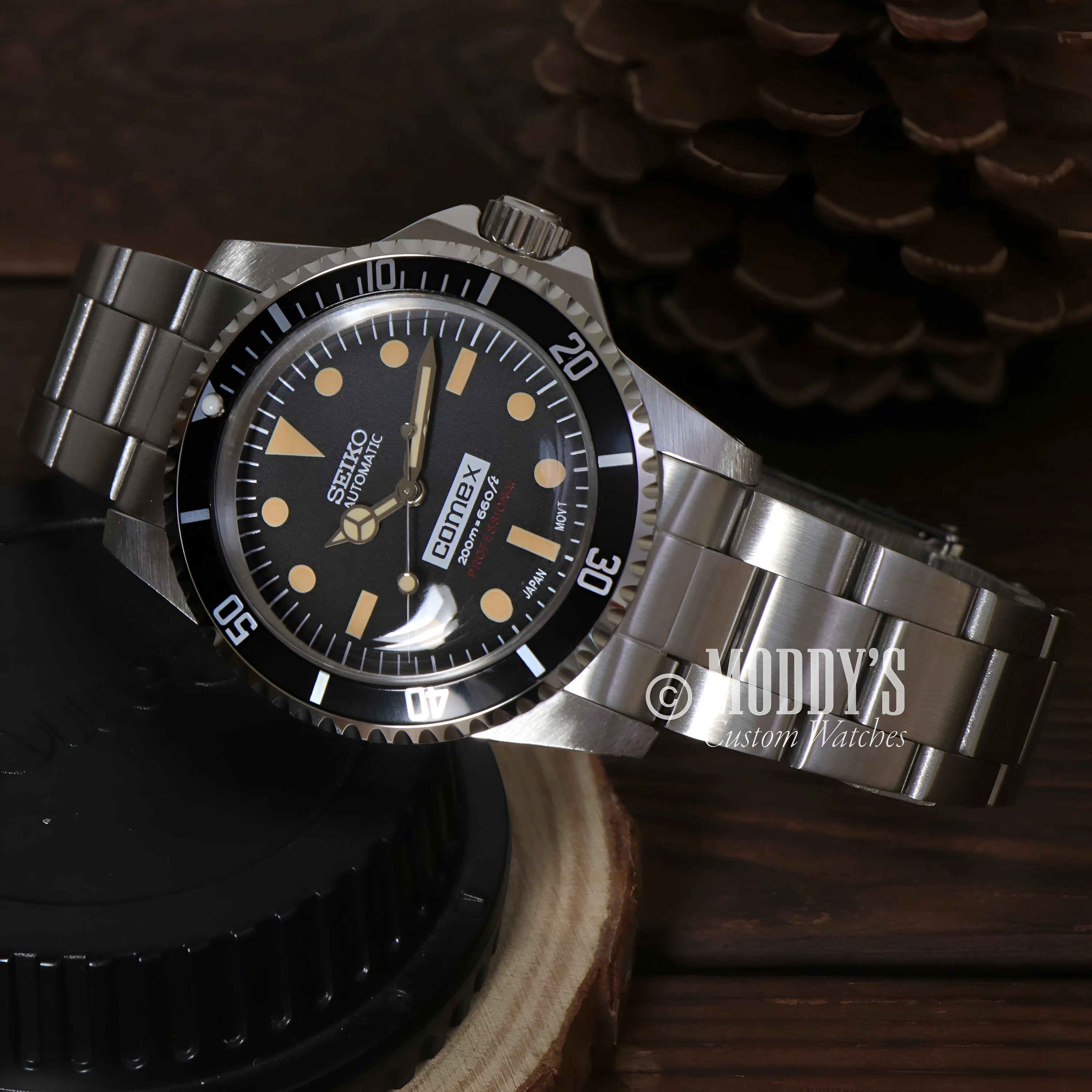 Seikomariner Vintage: Seiko Mod Submariner With Black Dial And Stainless Steel Bracelet