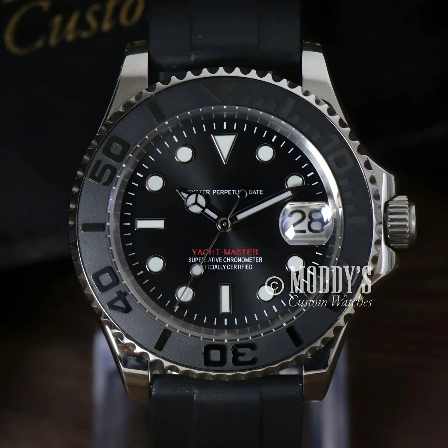 Silver and black wristwatch Seikomariner with NH35 automatic movement and date window