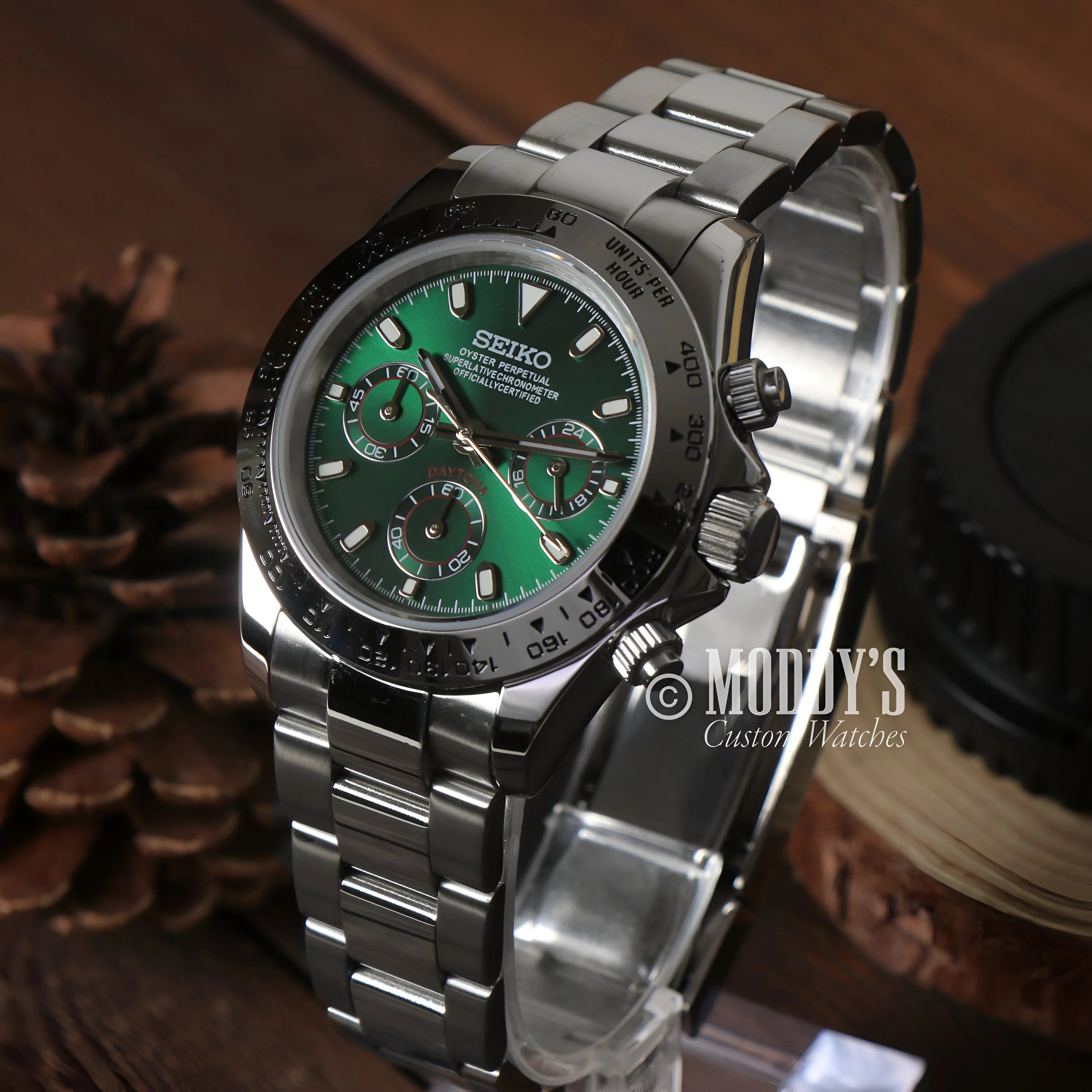 Seiko Vk63 Hybrid Chronograph With Green Dial And 904l Stainless Steel Bracelet - Seitona Silver