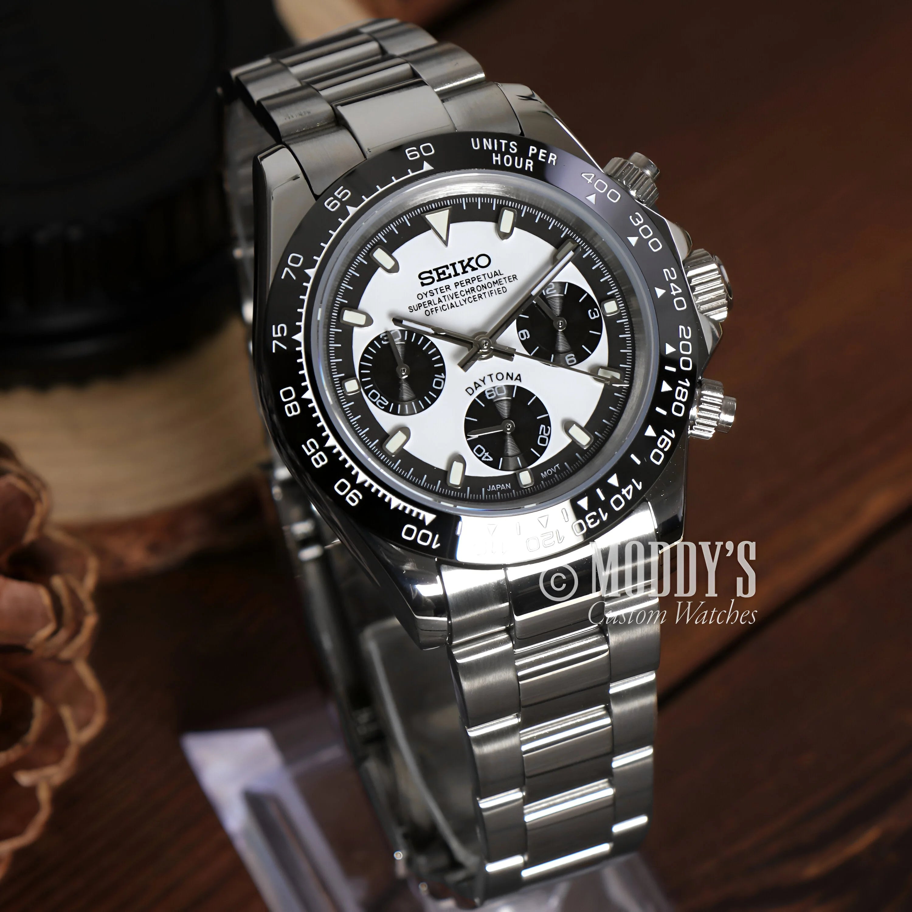 Seiko Vk63 Hybrid Chronograph Wristwatch With Silver Dial On 904l Stainless Steel Bracelet