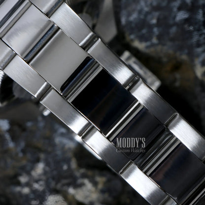 Oysteiko Explorer Black watch with 316L stainless steel band