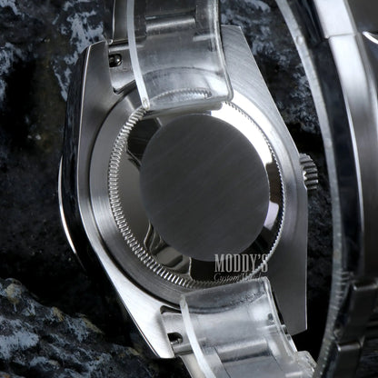 Oysteiko Explorer Black with Seiko NH35 automatic and 316L stainless steel