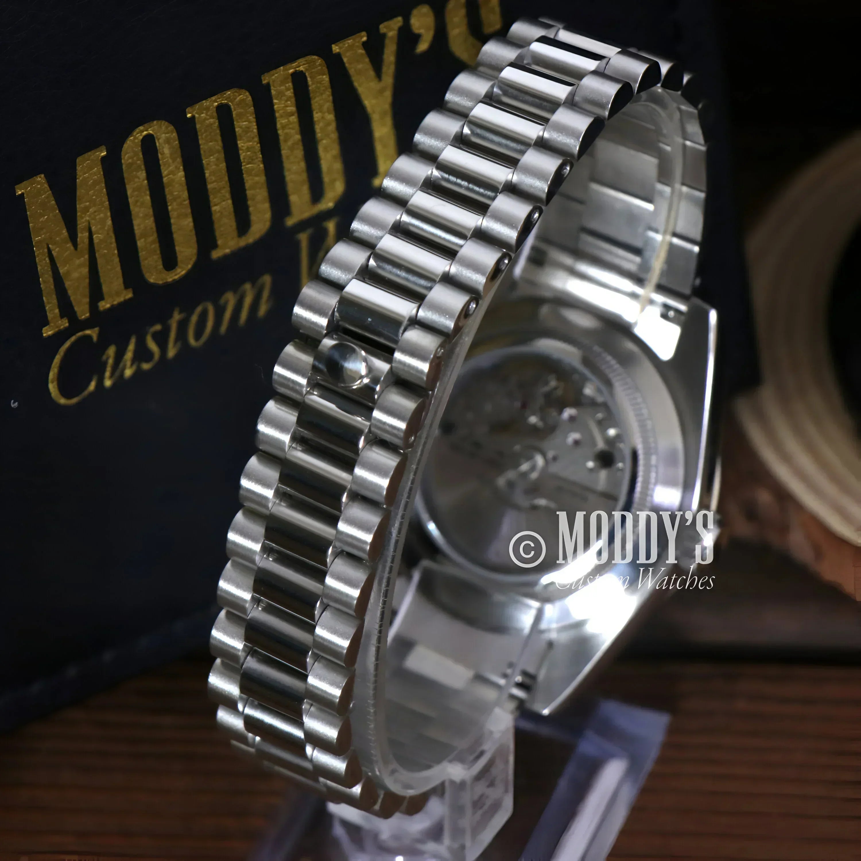 Silver wristwatch with metal band from Seikojust Daydate Classic Black in 904L stainless steel