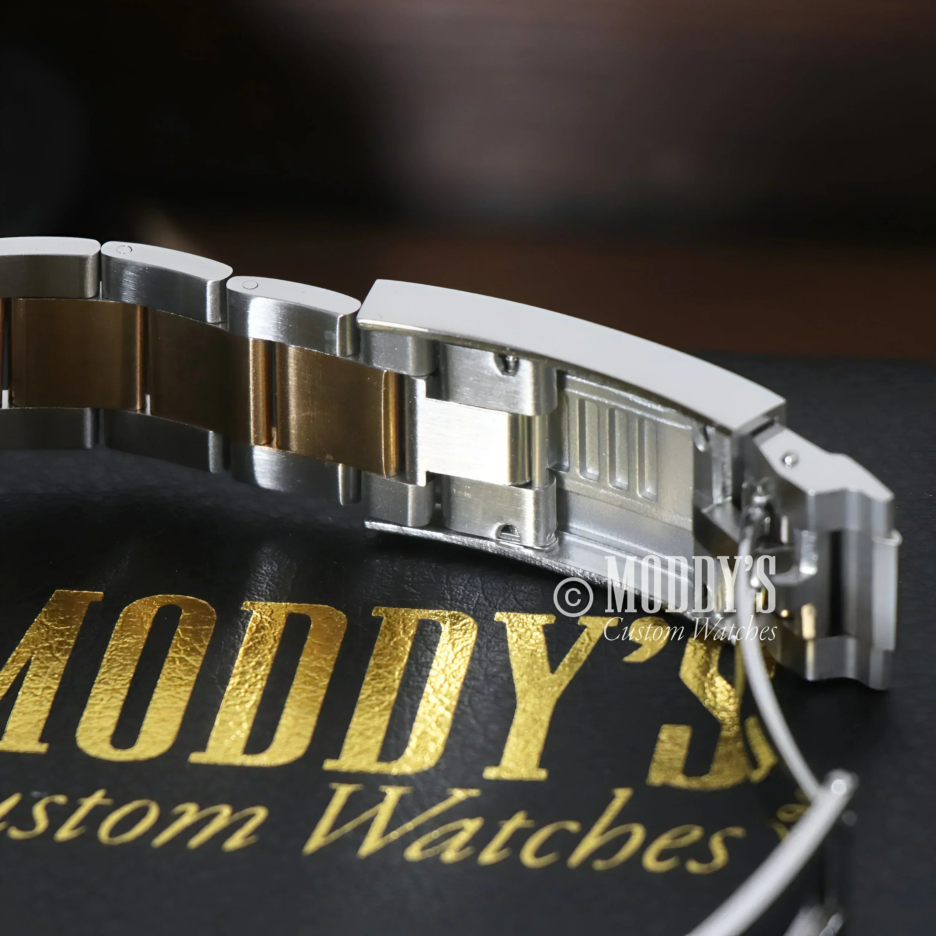 Two-tone watch band with open clasp for Seikomariner featuring Seiko NH35 automatic movement