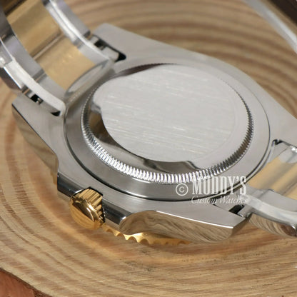 Two-tone Seikomariner wristwatch back featuring Seiko NH35 automatic movement