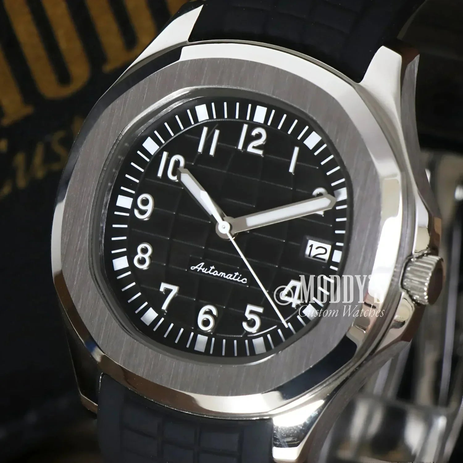 Silver-cased automatic wristwatch Seikonaut Black with NH35 automatic movement