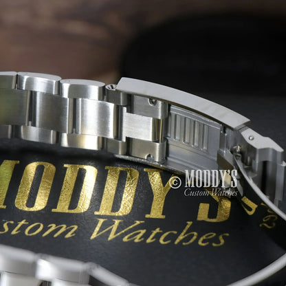 Silver watch band clasp featured in Seitona Black - White for Seiko Mod Daytona