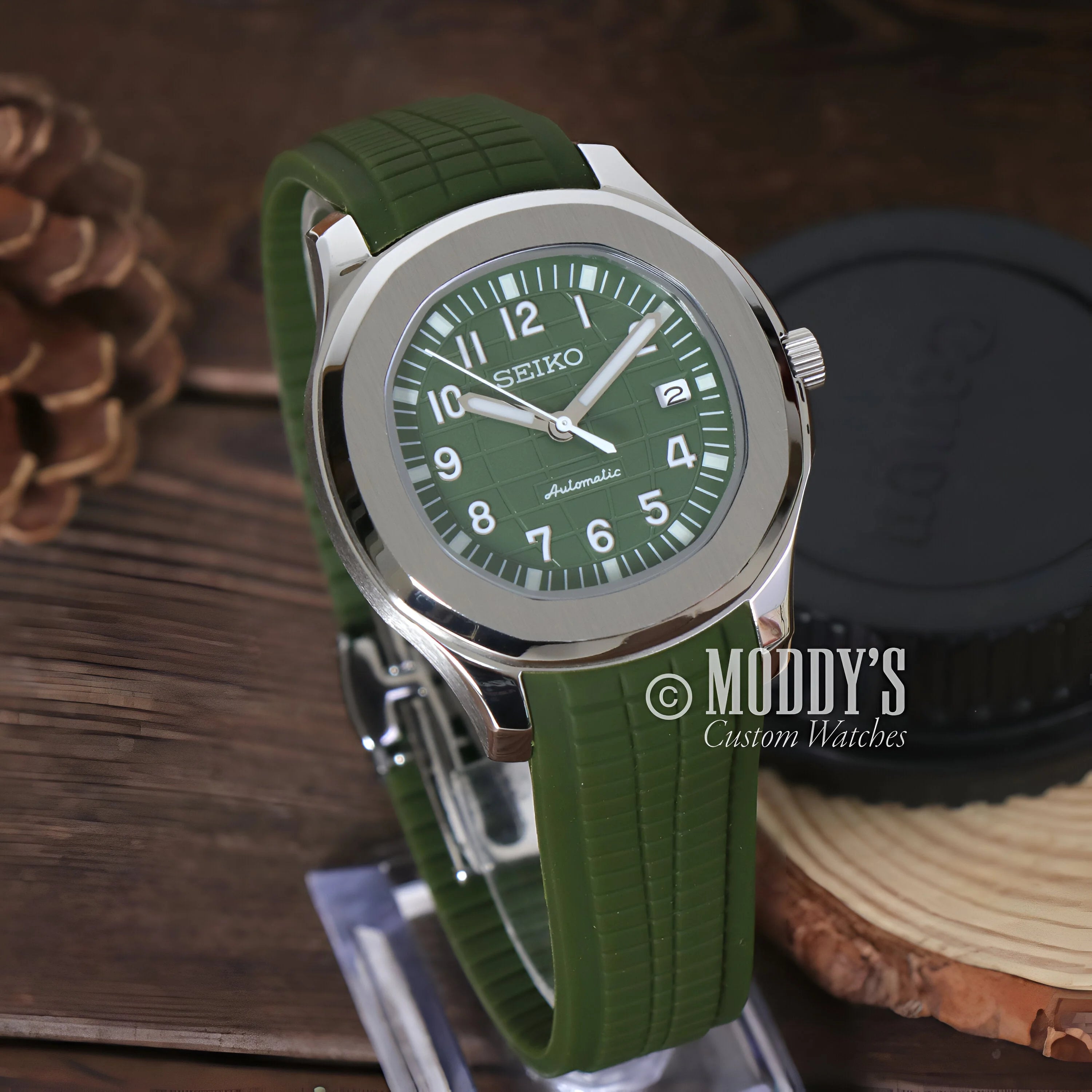 Green Seiko Mod Automatic Watch With Silver Case And Green Rubber Strap - Seikonaut Green