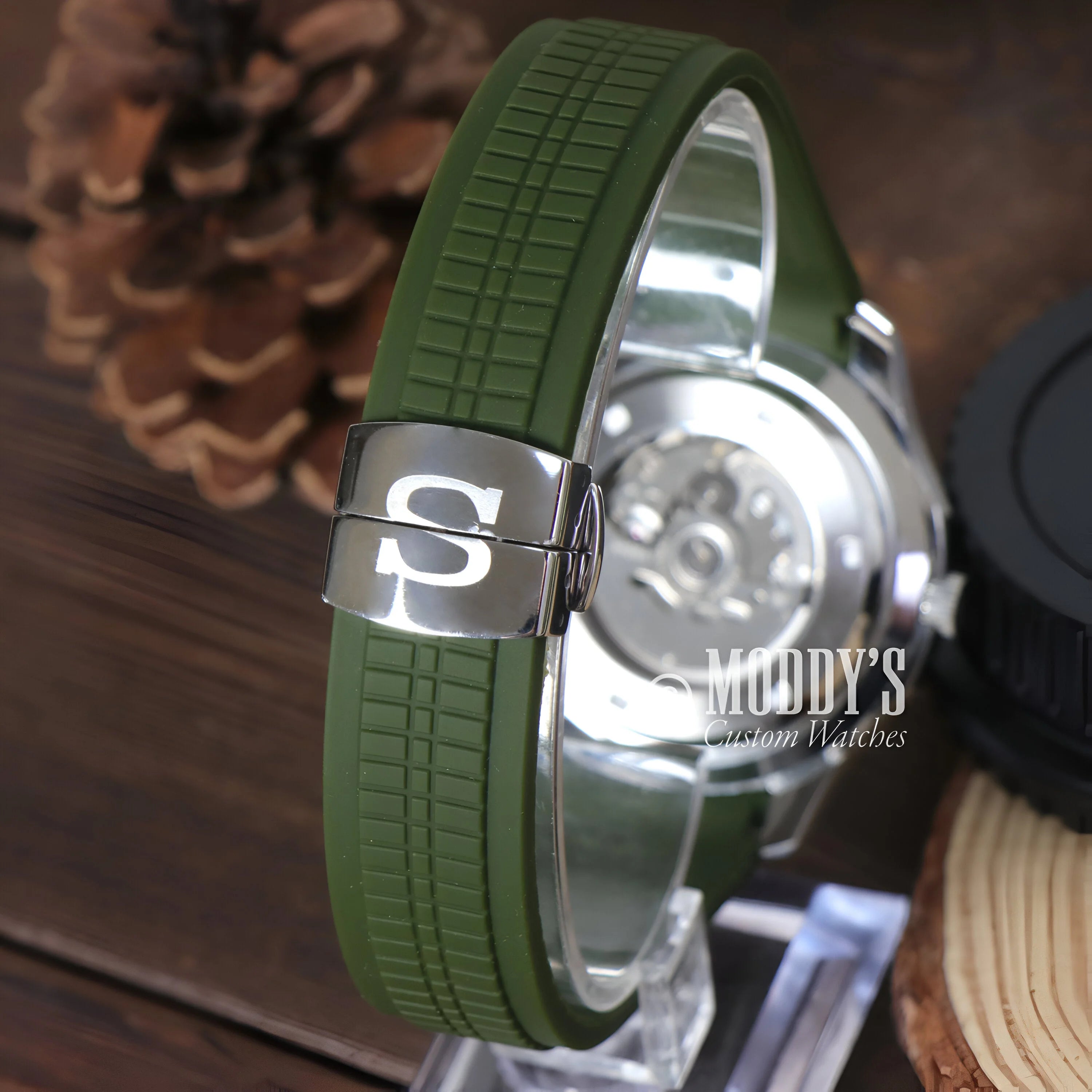 Seikonaut Green Luxury Watch With Silver Case And Green Rubber Strap - Seiko Mod Style