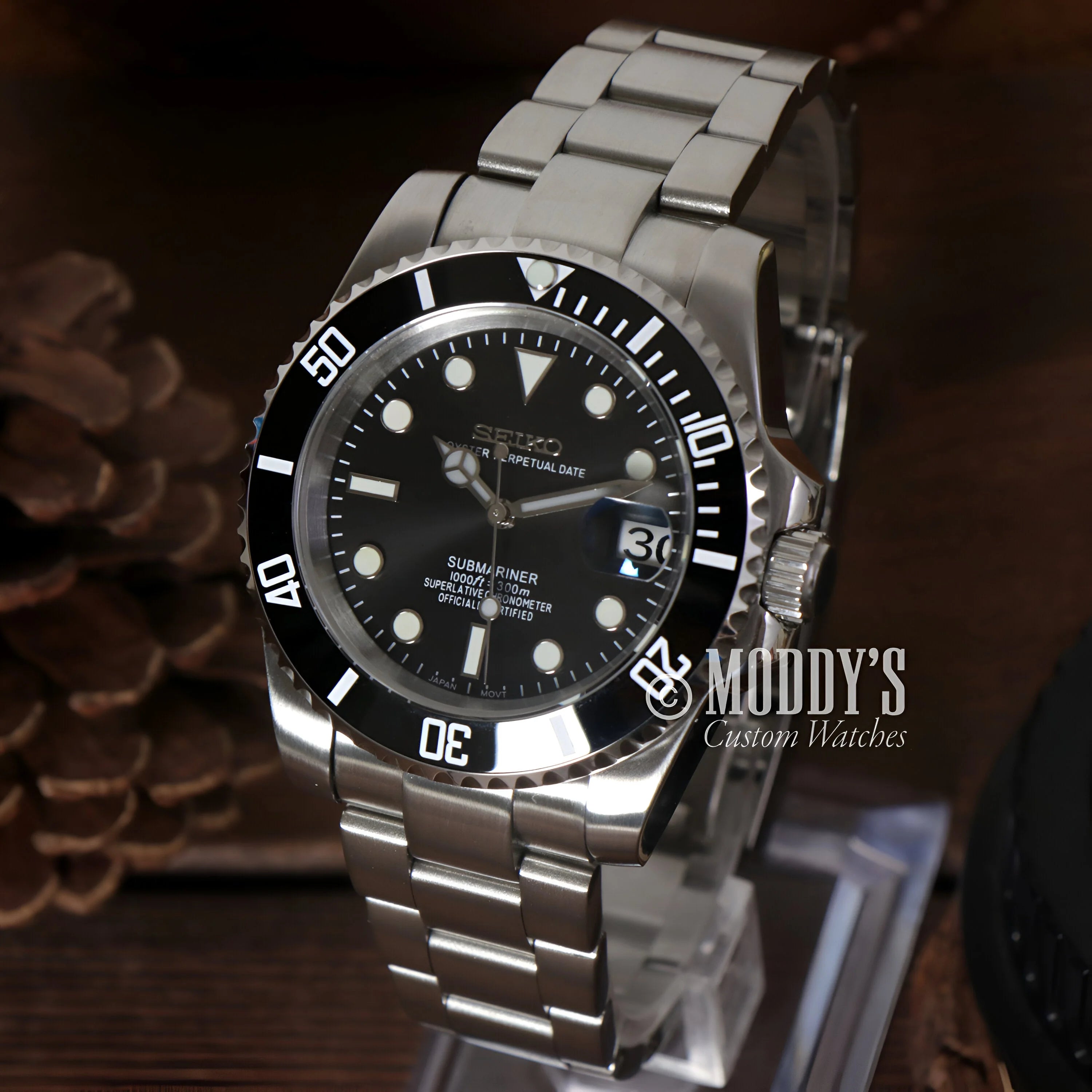 Stainless steel Seikomariner Black dive watch with black submariner dial and bezel